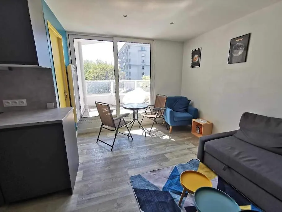 Appartement Parc Pompidou Avec Terrasse Et Parking Grenoble