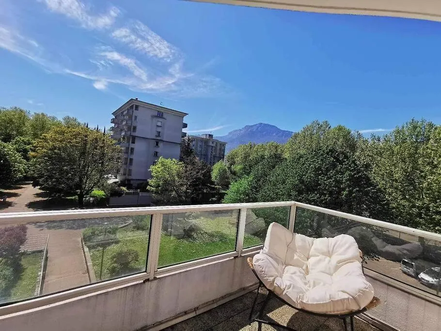 Appartement Parc Pompidou Avec Terrasse Et Parking Grenoble 0*,  Frankrijk